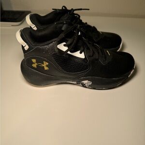 Under Armour Kids GS Lockdown 6 Basketball Trainers Sneakers Sports Shoes Size 4